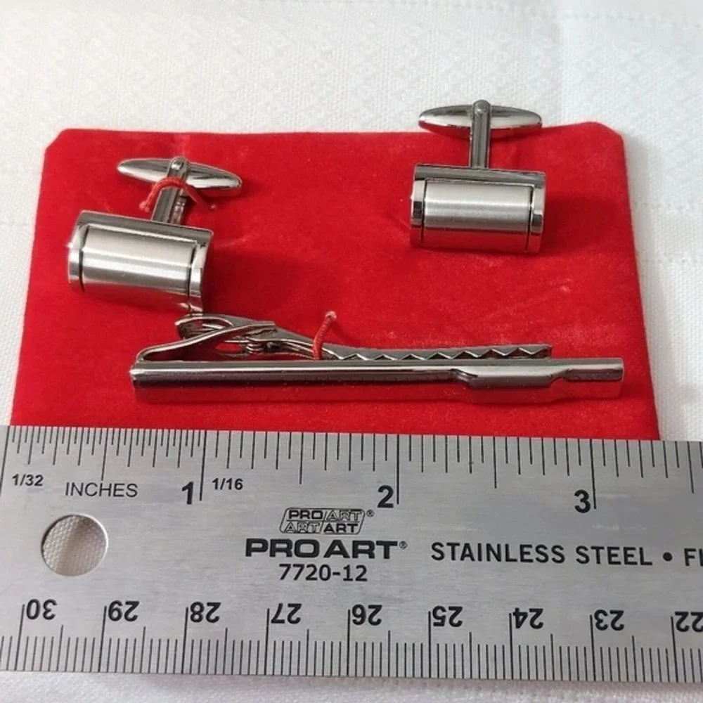 * Renzo Ferrara Silvertone Cufflinks and Tie Bar Clip 3 Piece Set in Box